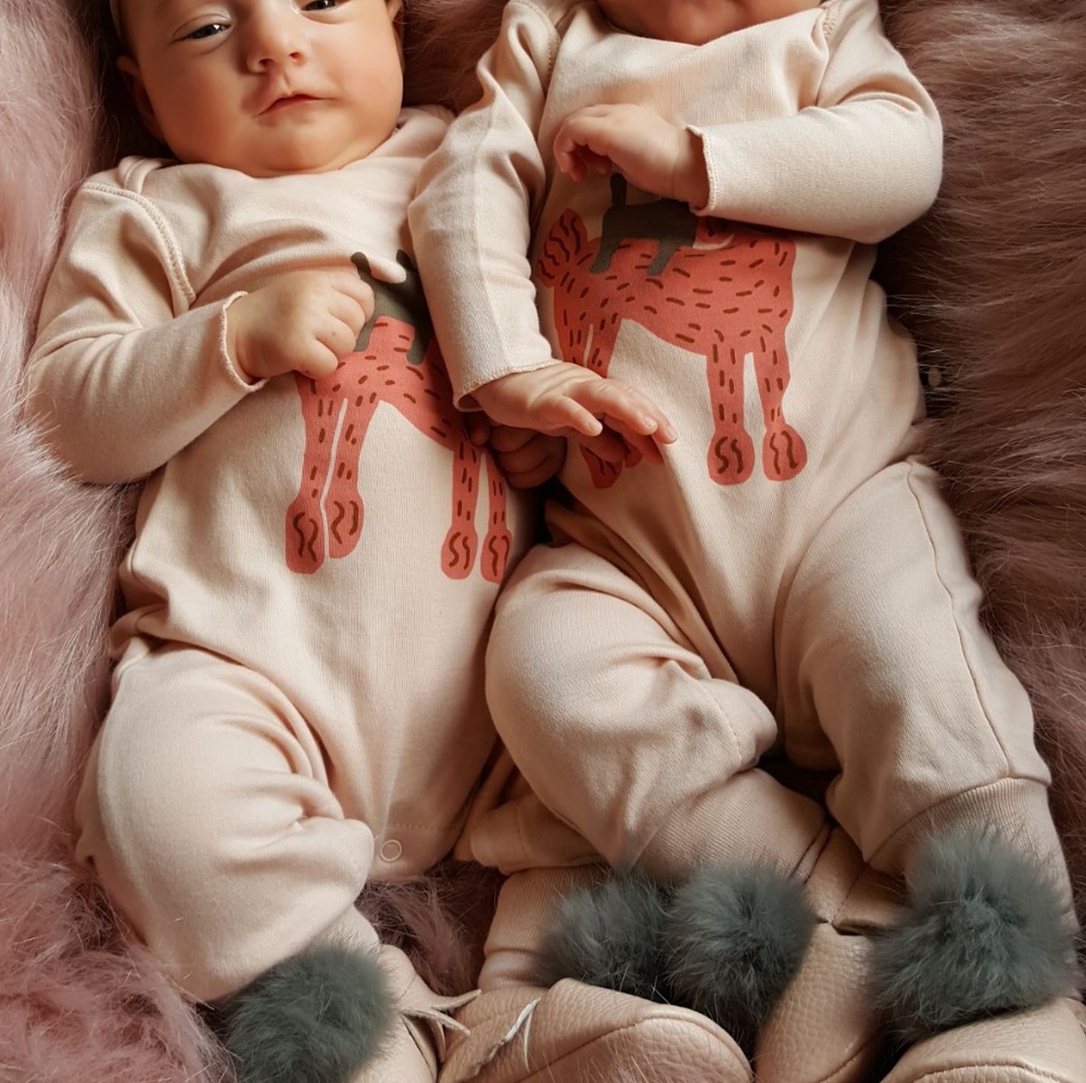 Pink baby shoes with grey faux fur pom pom - Picture 5 of 5